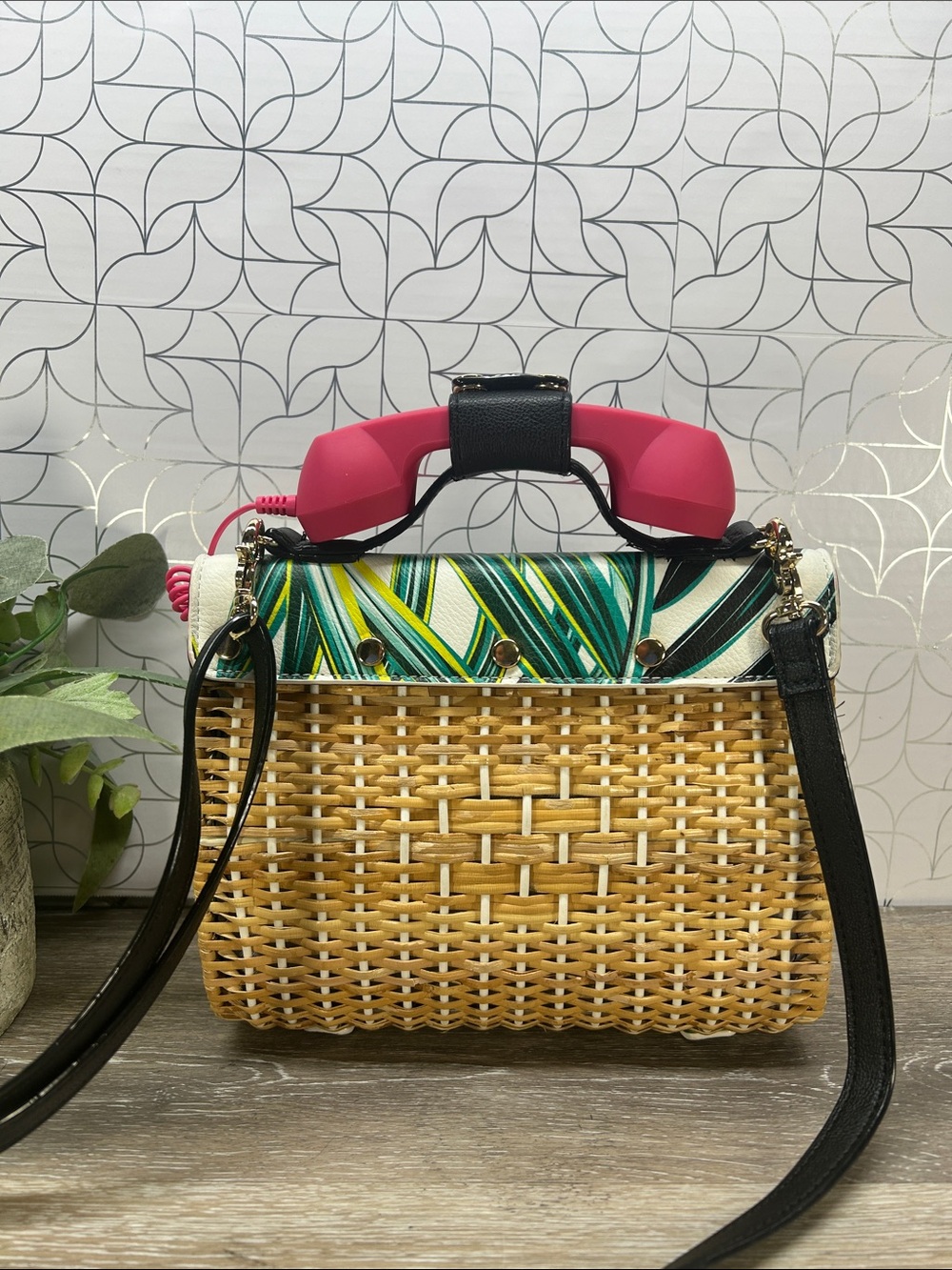 Betsey Johnson kitsch Rattan Crossbody - Picture 2 of 6